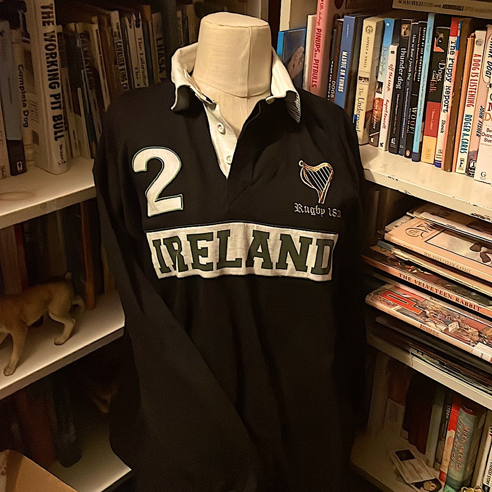 Ireland long sleeved rugby shirt with contrast collar.